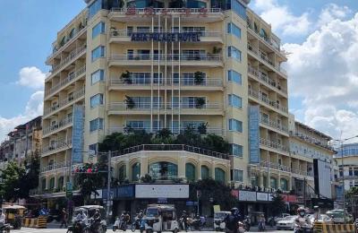 Corner Commercial Building for Rent